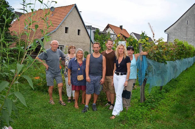 Sie mchten, dass dieser Garten in Men...hholz, Daniela Simon und Antje Schle.  | Foto: Nikola Vogt
