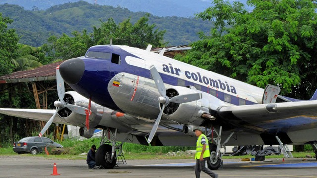 Die Douglas DC-3 am Flugplatz von Villavicencio.   | Foto: dpa