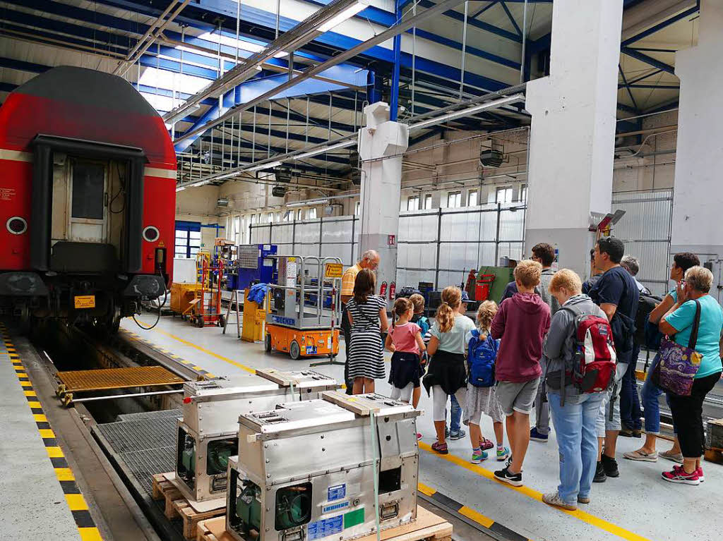 Besichtigung der DB-Regio-Werkstatt in Freiburg im Rahmen von B. Zettis Ferienspa