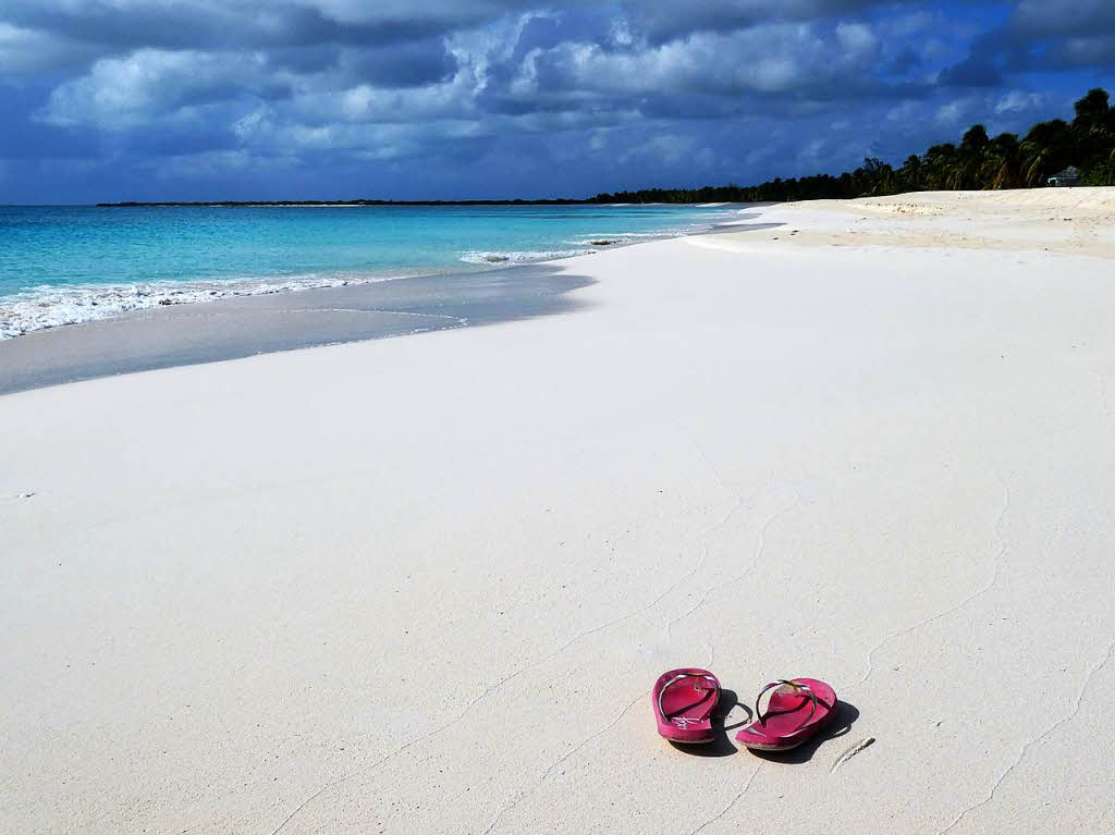 Dagmar Hitzfeld: Pinke Flip-Flops am Traumstrand. Dieses Foto entstand letztes Jahr bei einer Urlaubsreise in die Karibik.