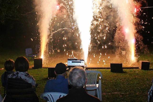 Reinhard Cremer wird in Istein zum Pyrotechniker