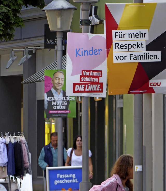 Unterschieden wird in Offenburg nur zw...lakaten (o.) und Groflchenplakaten.   | Foto: Seller