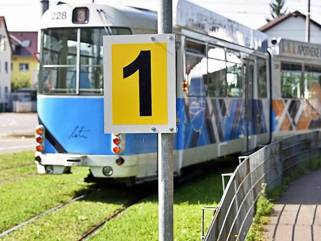 Das gelbe Schild mit der 1 signalisier...Am Lindenwldle&#8220; gilt Tempo 10.   | Foto: Michael Bamberger