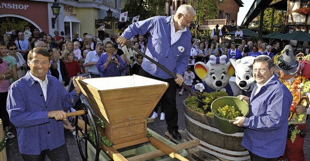 Die Brgermeister Bruno Metz, Ernst Sc...g-Weintag, ein Foto aus dem Jahr 2014   | Foto: Europa-Park