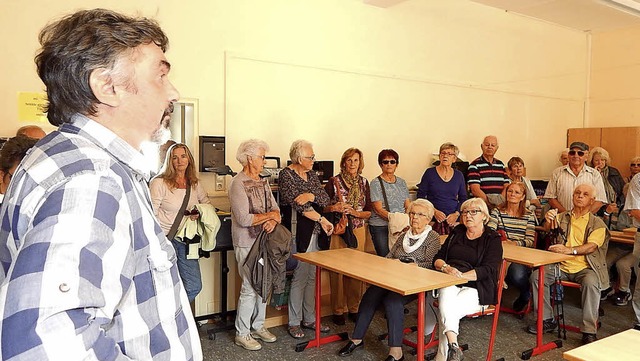 Konrektor Manfred Schaffner erklrte d...sche Konzept der Gemeinschaftsschule.   | Foto: Claudia Gempp