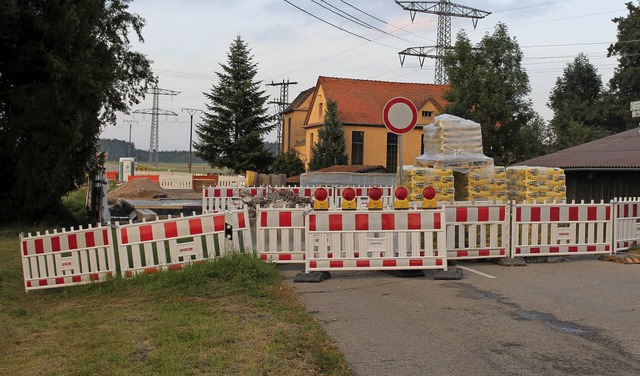 Der Stein des Anstoes: Die gesperrte ...rung stt nun auf Widerstand im Ort.   | Foto: Rademacher