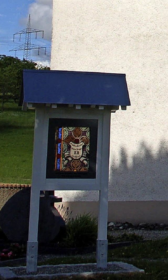 An der Kapelle: das Fenster aus dem Jahr 1878  | Foto: Wunderle