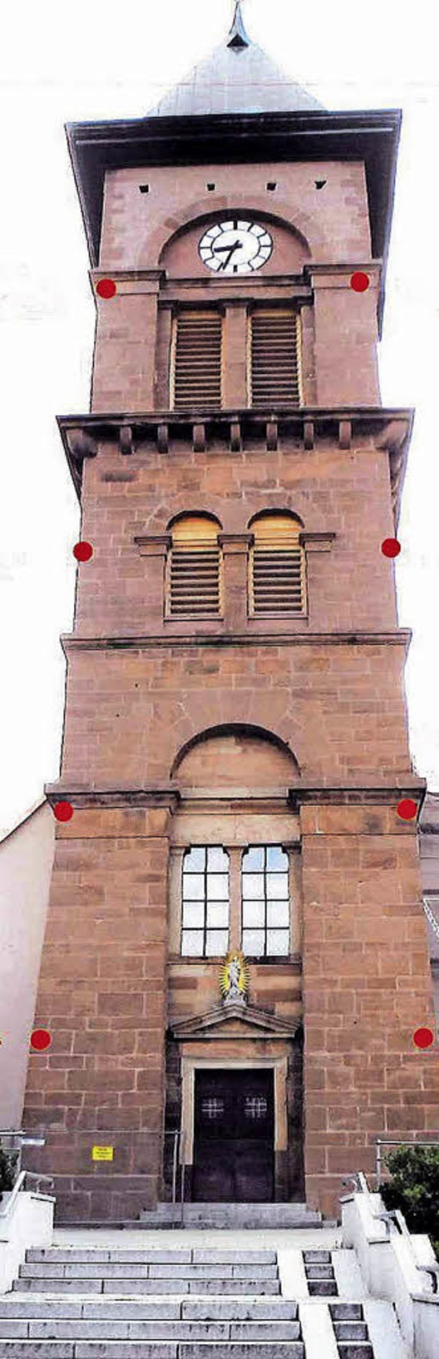 Die roten Punkte zeigen, wo die Vermes...8220; des Turms kontrollieren werden.   | Foto: S. wernet