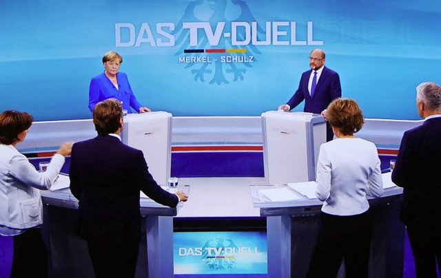 Die Kanzlerin und CDU-Vorsitzende Ange...on vier Sendern live bertragen wurde.  | Foto: dpa