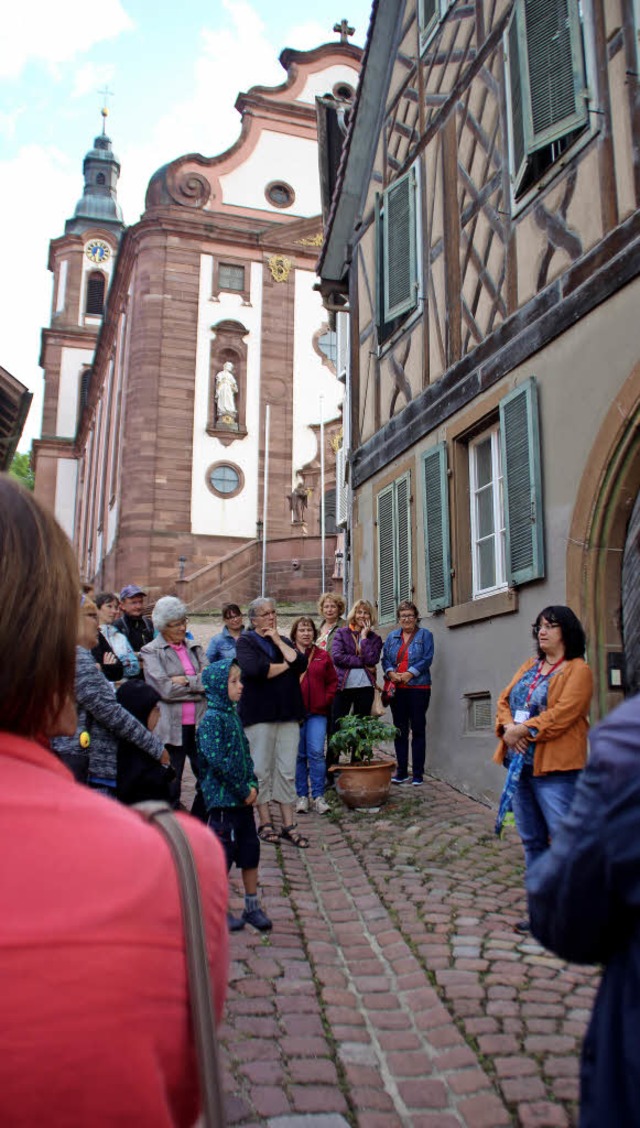 Durch die  &#8222;verruchten Gassen&#8...hrte Petra Albert die Besuchergruppe.  | Foto: Erika Sieberts