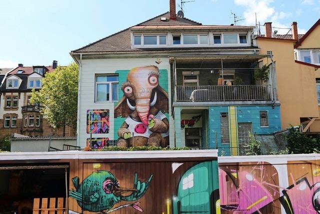 Ein neues Elefanten-Graffito schmückt die Hausfassade an der Schwabentorbrücke