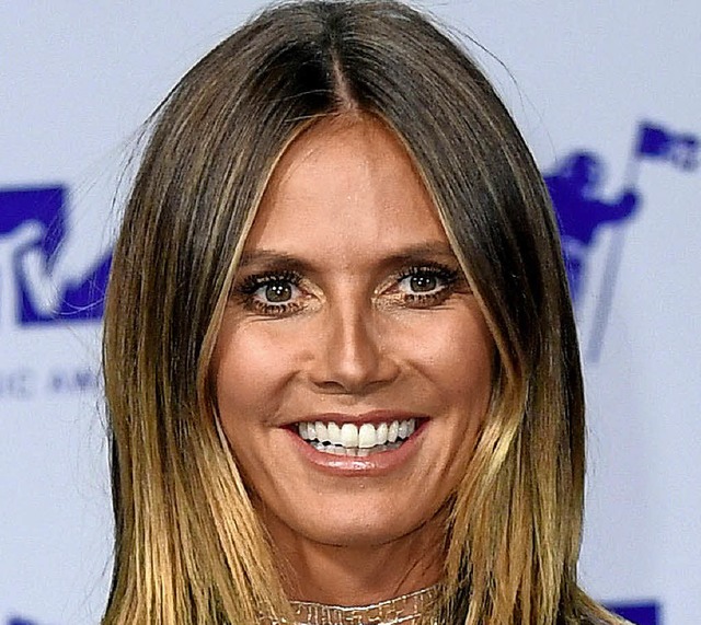 Heidi Klum (l.) tritt fr Lidl an, Anastacia fr Aldi.  | Foto: dpa