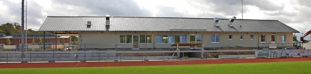 Extrem lang gestreckt und auf einen Er...e Sportheim des TuS Efringen-Kirchen.   | Foto: Herbert Frey