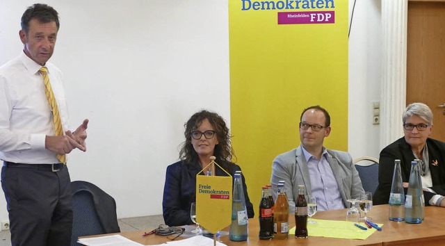 FDP-Kandidat Christoph Hoffmann (links...Jost, Daniel Drschel und Monika Roth   | Foto: Ingrid Bhm-Jacob