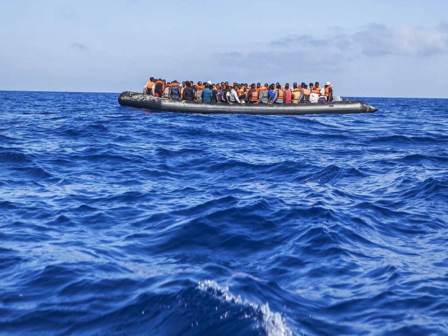 Flchtlinge im Mittelmeer  | Foto: Anna Surinyach