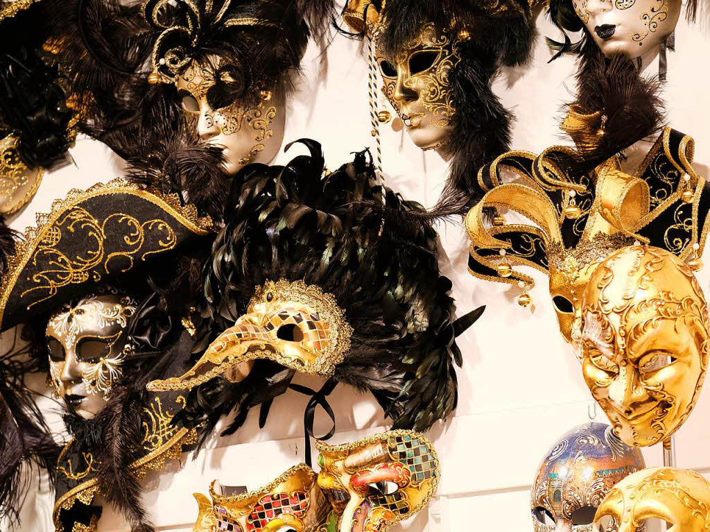 Sabine Keppler: Venezianische Masken im Schaufenster in Venedig