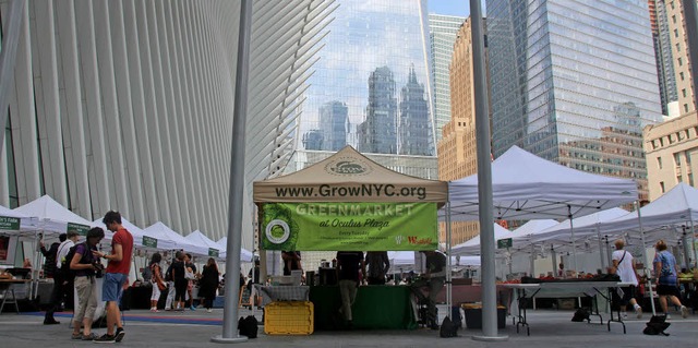 Zeltdächer in der Häuserschlucht: der ...m One World Trade Center in Manhattan | Foto: dpa Zeltdächer in der Häuserschlucht: der ...m One World Trade Center in Manhattan | Foto: dpa
