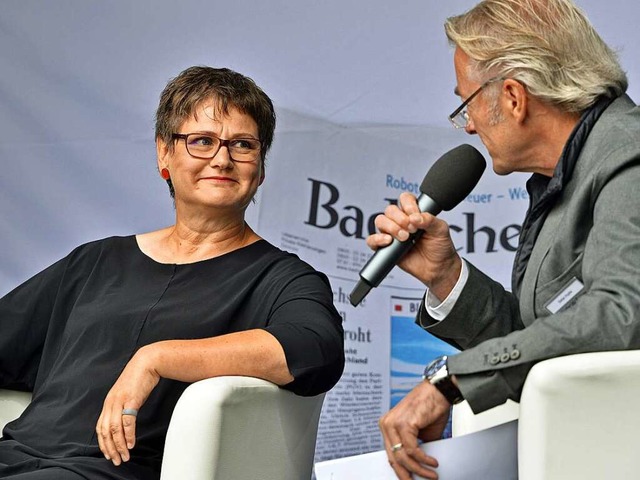 Leni Breymaier im Gesprch mit Stefan Hupka.  | Foto: Michael Bamberg