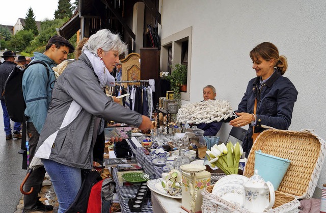 Mit 140 Stnden wurde beim achten Dorfflohmarkt ein neuer Rekord erreicht.  | Foto: Silke Hartenstein