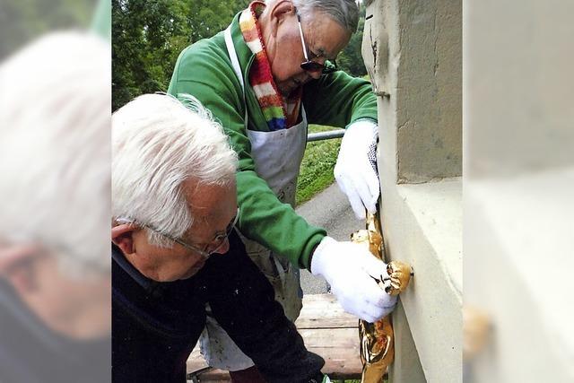 Zwei Rentner restaurieren