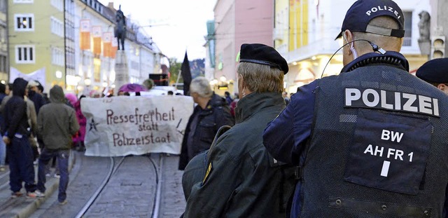 &#8222;Pressefreiheit statt Polizeista...#8220;-Demonstration am Samstagabend.   | Foto: Ingo Schneider