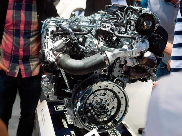 Hat er noch Zukunft? Ein VW-Dieselmotor, der bei der IAA 2015 gezeigt wurde.   | Foto: DPA