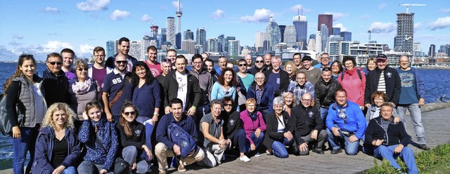 Endingen.  Die an der USA Reise teilnehmenden. Im Hintergrund Toronto.  | Foto: Roland Vitt