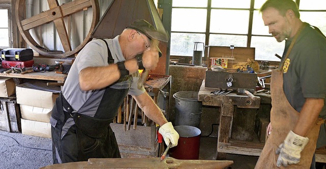 Die Schmiedezunft zeigte alte Handwerkskunst.   | Foto: Jrg Schimanski