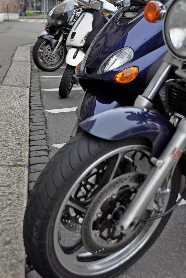 Motorradparkpltze in der Basler Innenstadt   | Foto: Gramespacher