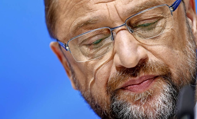Geht in die Offensive, zieht rote Lini...er: SPD-Kanzlerkandidat Martin Schulz   | Foto: DPA