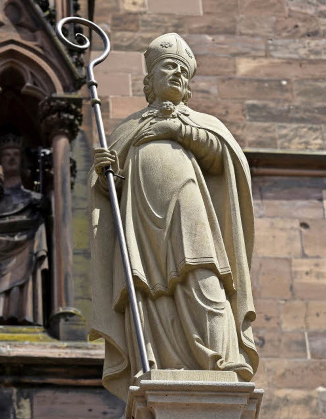 Dem Heiligen Lambertus (links: Statue ...in Herdern auch eine Strae gewidmet.   | Foto: Thomas Kunz