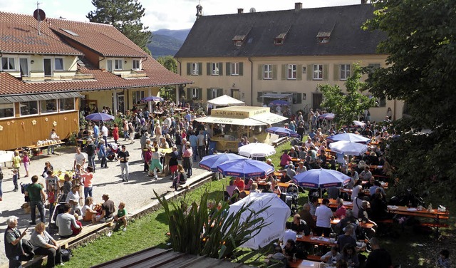 Voller Hof: das Fest am Baldenwegerhof zog viele Besucher an.   | Foto: Kluge