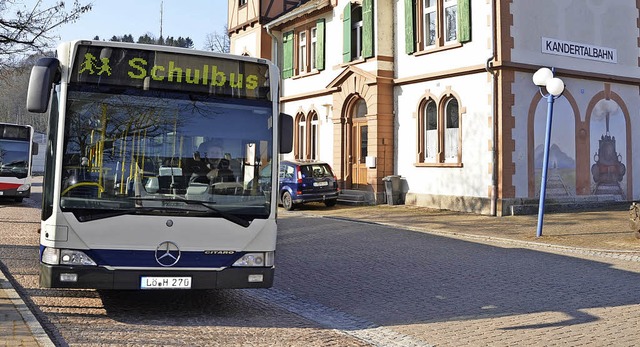 Nicht nur per Bus, sondern auch mit de...sen Wunsch haben Viele im  Kandertal.   | Foto: Maier
