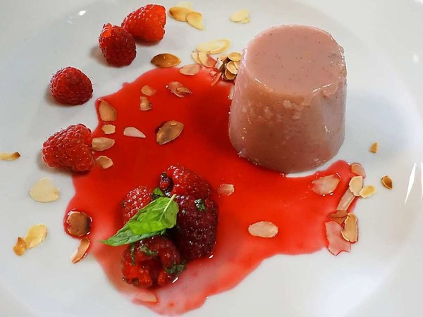 leckerer Nachtisch mit heimischen Frchten (Emmendingen)