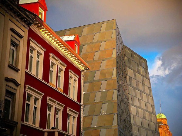 3 verschiedene Baustile in einer Reihe (Freiburg)