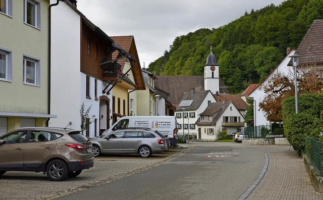 Nicht  Parken bereitet im Ortskern Kop...sondern das aufsteigende Grundwasser.   | Foto: Horatio Gollin