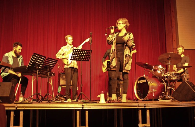 Dass Musik nicht nur verbindet, sonder...r Stadthalle in Breisach unter Beweis.  | Foto: Christine Aniol