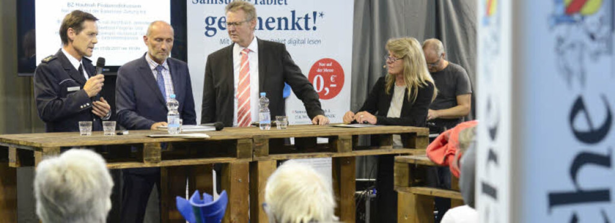 ber Sicherheit diskutierten auf der B...oderatorin Conny Hodeige (von links).   | Foto: schneider