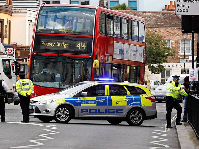 Weitrumig abgesperrt wird der U-Bahnhof von Parsons Green.   | Foto: dpa