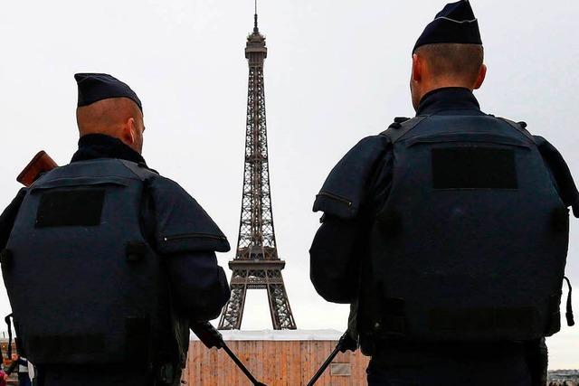 Terrorgefahr: Eiffelturm hinter Glas und Gittern