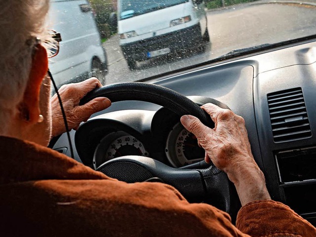 Ein lterer Fahrer (Symbolfoto)  | Foto: dpa