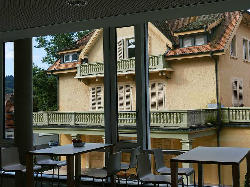 Sick-Ausbildungsabteilung im ersten Obergeschoss, Blick durchs Fenster aufs Georg-Scholz-Haus