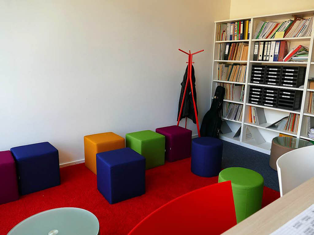 Die neue stdtische Musikschule von Waldkirch befindet sich im zweiten Obergeschoss: So bunt sieht das Lehrerzimmer aus