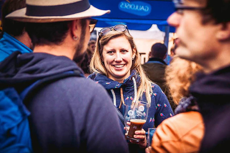Trübe Stimmung am Himmel, aber jede Menge Bier gab es beim Craftival auf dem ehemaligen Schmitz-Katze-Gelände. (Foto: Julia Klaus) Trübe Stimmung am Himmel, aber jede Menge Bier gab es beim Craftival auf dem ehemaligen Schmitz-Katze-Gelände. (Foto: Julia Klaus)