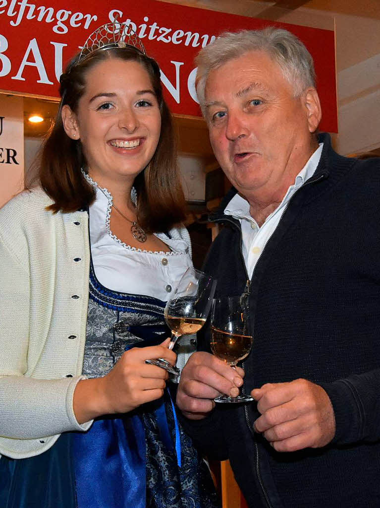 Breisgauer Weinprinzessin Miriam Kaltenbach und Winzer Eugen Engler Breisgauer Weinprinzessin Miriam Kaltenbach und Winzer Eugen Engler