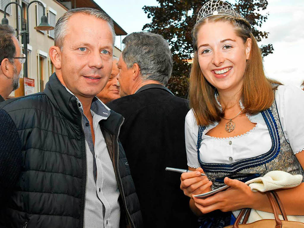 Breisgauer Weinprinzessin Miriam Kaltenbach hatte ein Heimspiel beim Weinfest in Gundelfingen