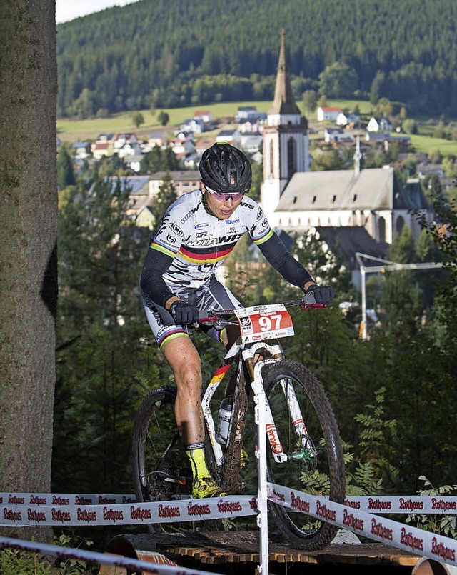 Routiniert und elegant vor dem Neustd...nn das Mountainbike-Bundesligarennen.   | Foto: kstenbrck