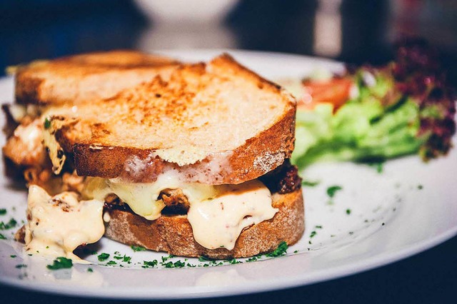 Eine Spezialitt im Lebemann: Verschiedene Sandwiches.  | Foto: Anna-Lena Grner