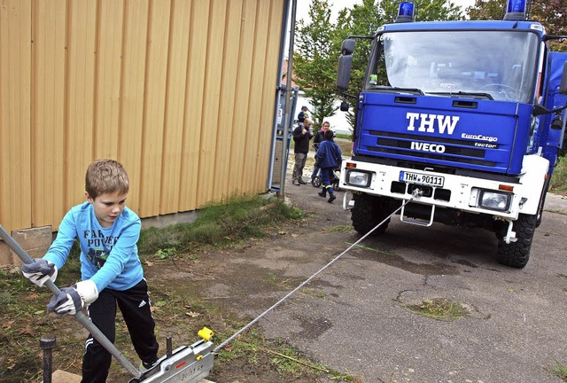 Mal eben einen Lkw bewegen &#8211; mit dem Greifzug ein Kinderspiel.   | Foto: Michael Haberer