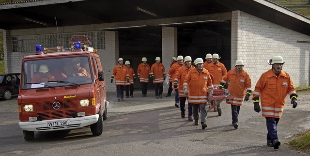 Die Falltore des Feuerwehrgertehauses...plans &#8222;lebensgefhrlich&#8220;.   | Foto: Dietmar Noeske
